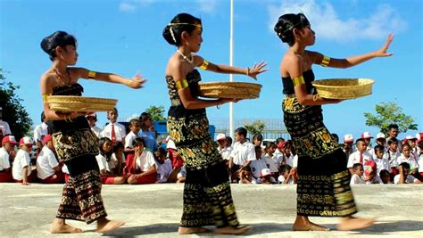 Tari Tradisional Sabu Raijua Budaya Pariwisata Indonesia