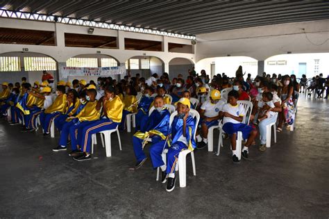 Programa AABB Comunidade encerra atividades de 2022 sarau literário