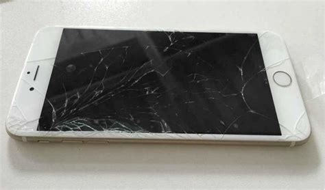 用了才1年的iphone7屏幕碎了还能用，换还是不换是个问题