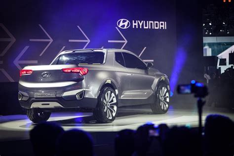 Hyundai S Santa Cruz Crossover Truck Concept Boasts Extendable Bed