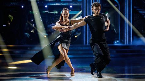 Craig Revel Horwood bringing Christmas musical to Cheltenham - BBC News