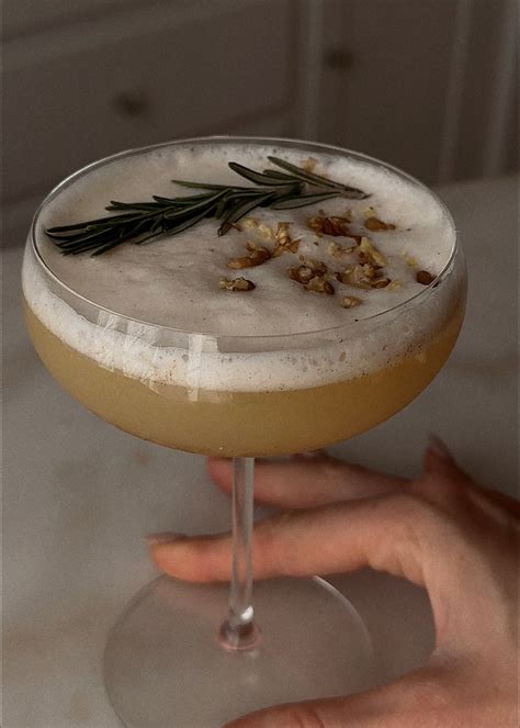 pear + rosemary gin fizz // mocktail