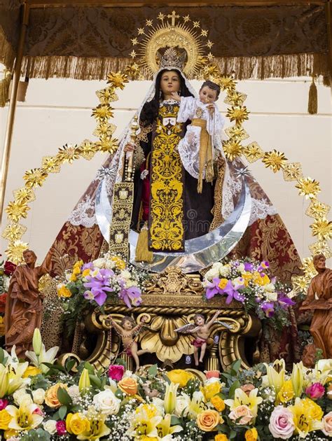 Imagen Religiosa De La Virgen Durante La Procesi N Virgen Del Carmen