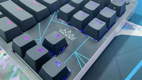 Logitech G Pro K/DA keyboard review: K-pop and LoL unite | Laptop Mag