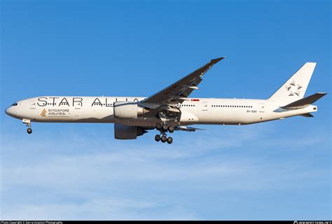 9V SWI Singapore Airlines Boeing 777 312ER Photo By Sierra Aviation