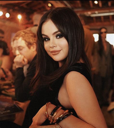 Selena Gomez Charts On Twitter Selena Gomez Commented On A TikTok