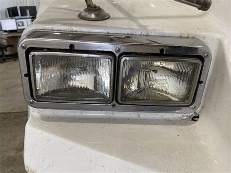 2000 Kenworth T800 Headlight Assembly For Sale Winimac In 25298589