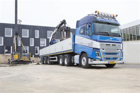 Eerste Volvo Fh16 750 Met Hefbare Tandemas Truckstar