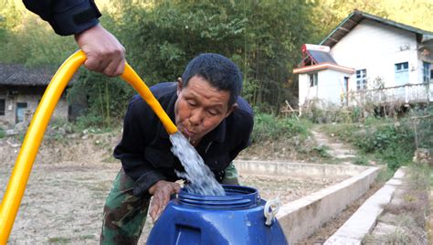 桑植县找水打井为民解渴 张家界 新湖南