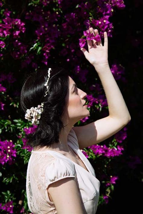 Corona de porcelana fría en tonos nude y verde basquecrafts20 Porcelana fría Porcelana Corona