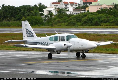 N6904A Piper PA 23 250 Aztec F Private Skily JetPhotos