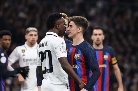 Classico Le Real S Offre La Victoire Face Au Barca