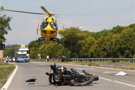 Incidente A Bareggio Moto Contro Auto Centauro Gravemente Ferito