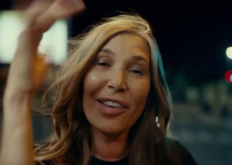 Zazie révèle le clip de Let it shine