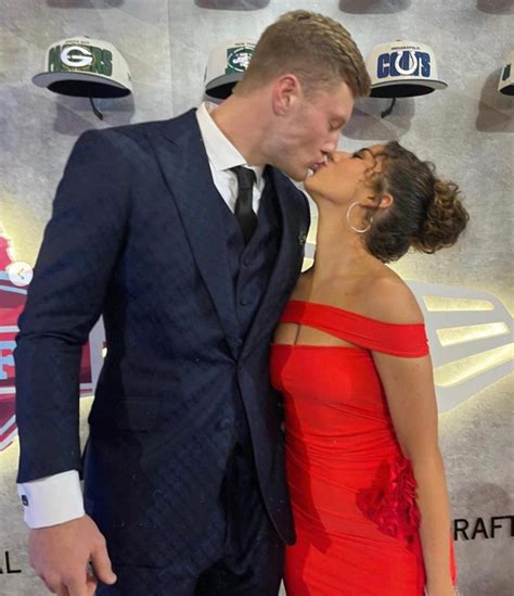 Will Levis Girlfriend Gia Duddy Graduates College After Nfl Draft