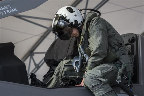 Dvids Images First Female F 35b Pilot [image 5 Of 10]