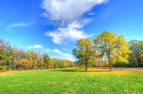 Fondos de Pantalla 2048x1360 Estaciones del año Otoño Cielo árboles