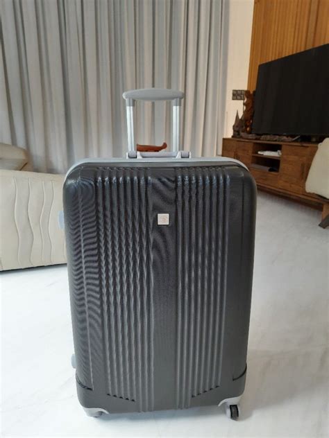 32" inch Luggage, Hobbies & Toys, Travel, Luggage on Carousell