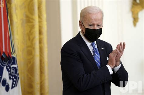 Photo: Joe Biden awards three Medals of Honor at the White House ...