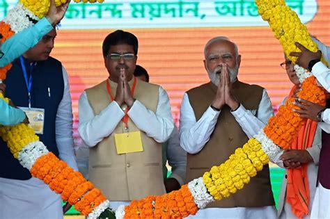 Agartala Prime Minister Narendra Modi With Tripura Chief Minister Manik Saha Being Felicitated