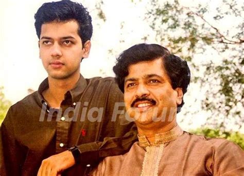 Rahul Mahajan with his father Pramod Mahajan Photo