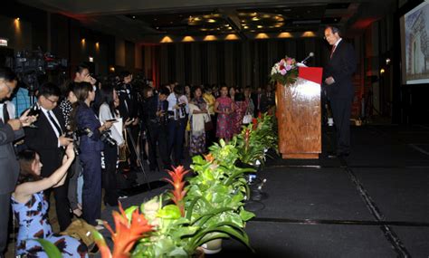 中国驻芝加哥总领事洪磊举办建国68周年国庆招待会 美国华网