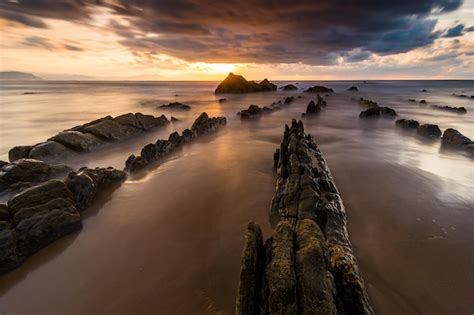 Premium Photo Flysch Rocks In Barrika Beach At The Sunset