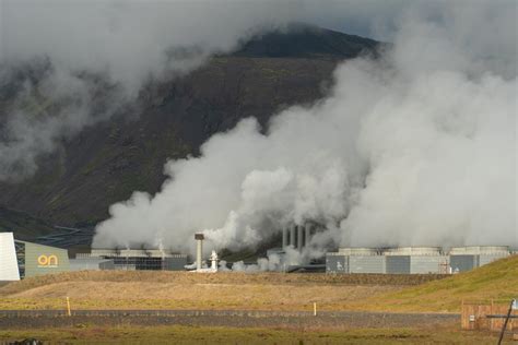 Geothermal power plant, Iceland – Geology Pics