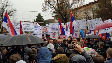 Najpotresniji Plakat Na Protestu Srba U Kosovskoj Mitrovici FOTO