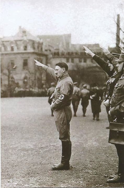 GERMAN WW2 Photo -- Adolf Hitler