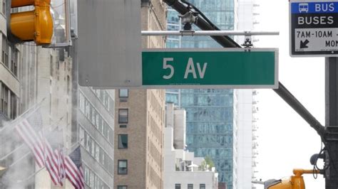 Premium Photo Fifth Avenue Ave Road Sign Manhattan Midtown