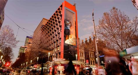 3d Anamorphic Billboard Features First Nations Art For First Time