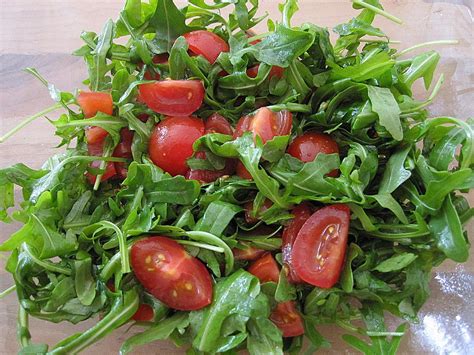 Tomaten Rucola Salat Mit Croutons Von Gutguschel Chefkoch