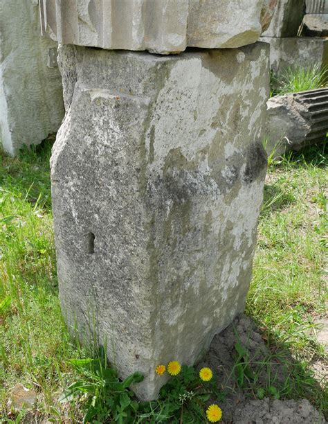 Gro E Sandstein Stele Sockel Historische Bauelemente Jetzt Online