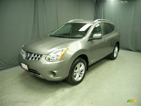 Platinum Graphite Nissan Rogue Sv Awd Photo