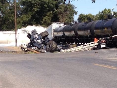 Video Train Hits Truck In Mer Rouge Louisiana Train Stuck On Tracks