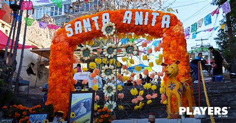 As Luce El Altar De Muertos Monumental De Santa Anita