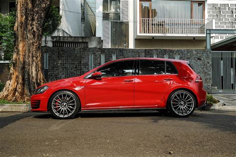 Volkswagen Golf Gti Mk Red Oz Superturismo Lm Wheel Front