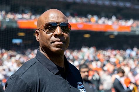 Barry Bonds Honors Willie Mays With Emotional Promise to Carry the