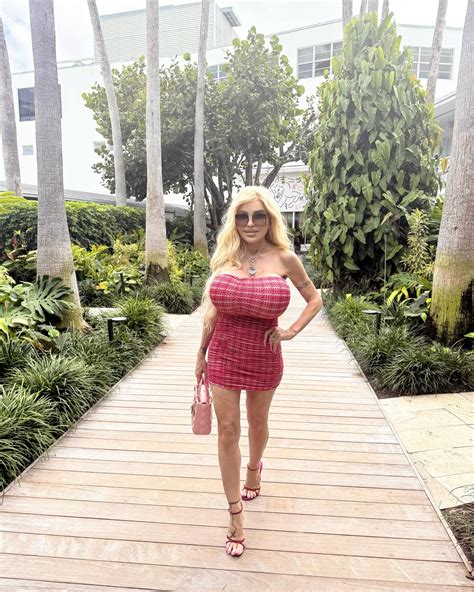 Sila Star | Take a walk on the wild side 💃 | Instagram