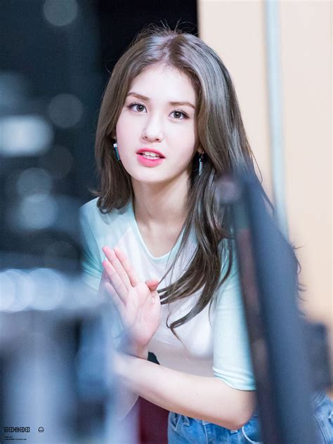 Somi Ioi Korean Beauty Asian Beauty Kpop Girl Groups Kpop Girls