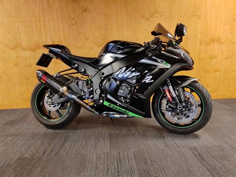 Kawasaki ZX 10RR Winter Test Edition