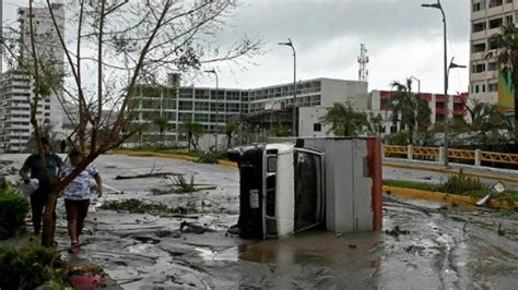 México Acapulco devastado y aislado tras embate del poderoso huracán