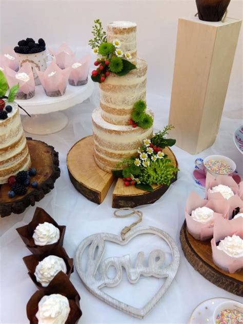 Sladky St L Na Svadbu Cupcakes A Naked Cake Torta Svadobn