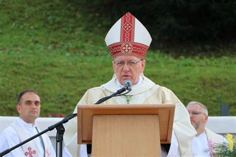 Po Ega Svetkovina Svih Svetih Na Groblju Sv Ilije Po E Ki Vodi