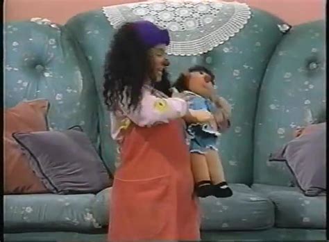 The Big Comfy Couch Clock Rug Stretch 2 Vidlii