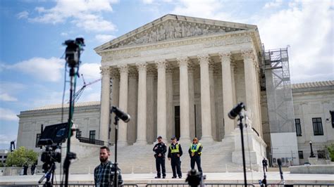 Corte Suprema De Eeuu Escucha Argumentos Sobre Afirmación De Trump De