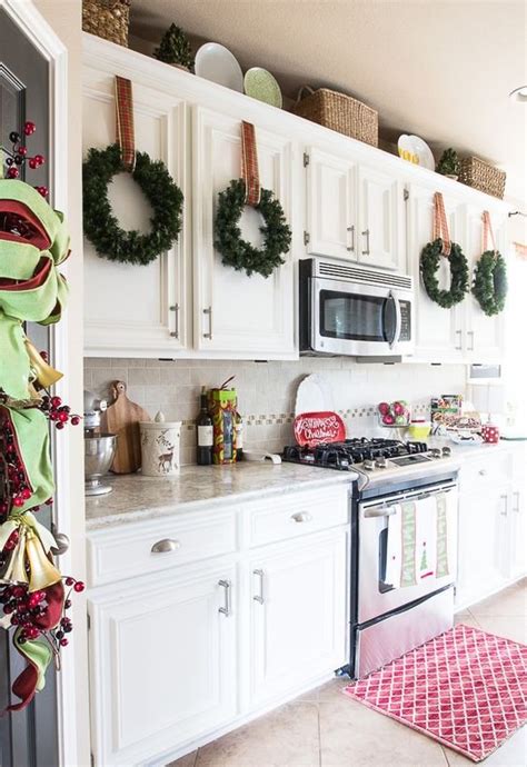 21 Impressive Christmas Kitchen Decor Ideas Feed Inspiration