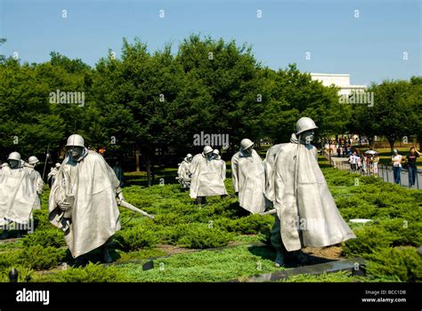 Soldiers Advancing Bronze Statues Korean War Veterans Memorial