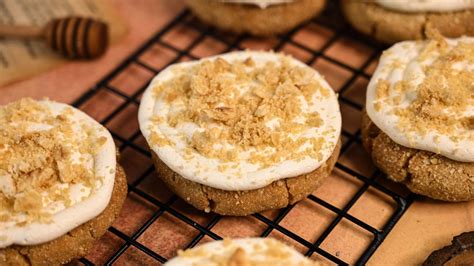 The Best Crumble Ny Cheesecake Cookies Recipe Truffle Nation